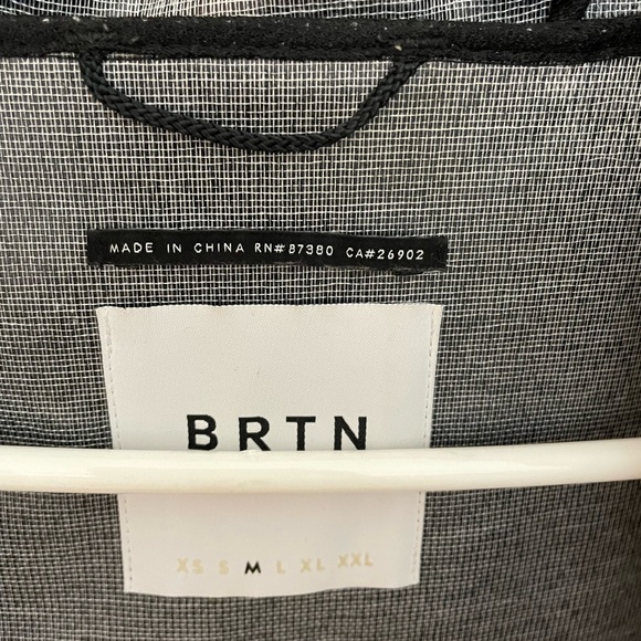 Size Medium Burton raincoat in excellent used condition - Picture 8 of 12